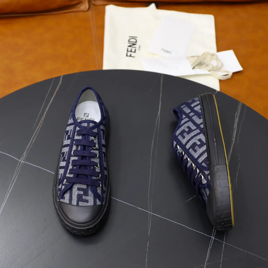 Factory price: 480 original order (couple model) Brand: FENDI Fendi 🙅‍♂️🙅‍♂️🙅‍♂️ Size: Female 35–40, Male 39-44 (45 can be customized) Grade: Official website genuine Material: Imported original LoGO fabric upper Original comfortable lining TPU wear-resistant lightweight outsole Style category: Loafers New trendy shoes Color: actual picture color